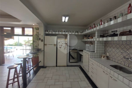 Casa à venda com 5 quartos, sendo 4 suítes, no condomínio Rancho Dirce, Sorocaba - SP