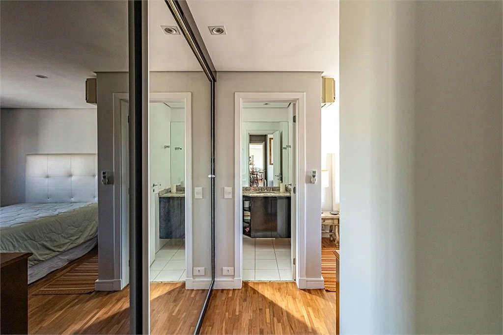 Apartamento à venda com 3 quartos, sendo 1 suíte,  em Pinheiros, São Paulo, SP