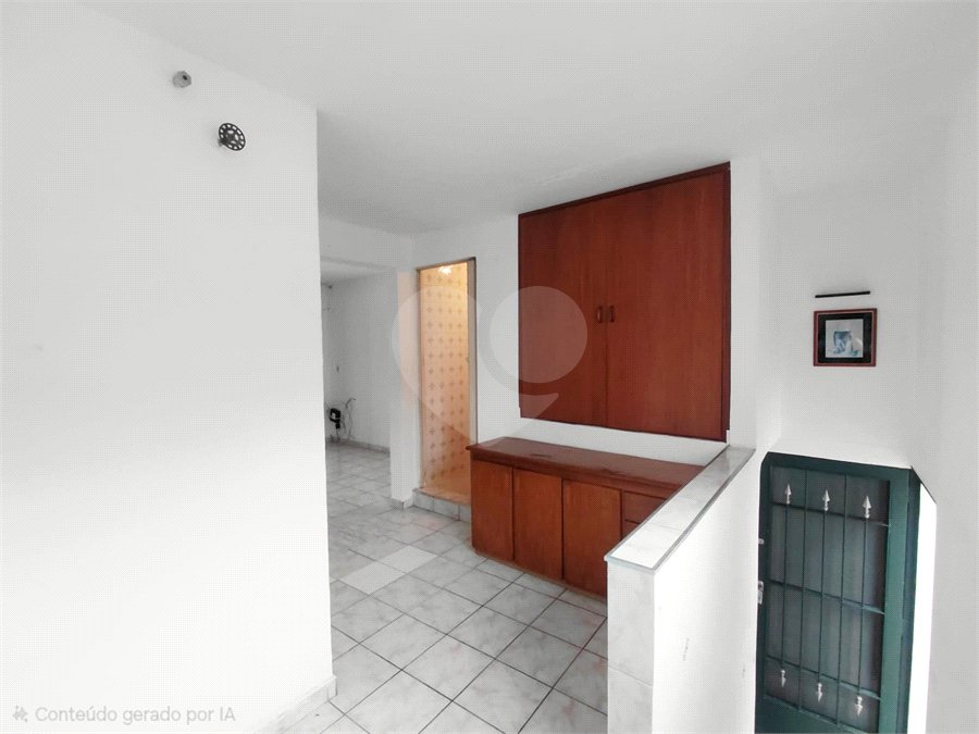 Sobrado à venda com 3 quartos, sendo 1 suíte, em Vila Constança, São Paulo, SP