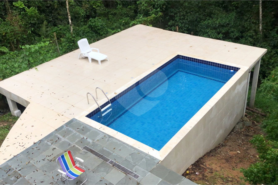 Casa à venda com 3 quartos, sendo 1 suíte,  no condomínio Alpes da Cantareira, Mairiporã - SP