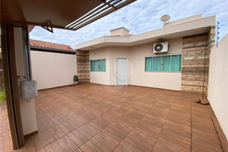Casa à venda com 3 quartos, sendo 1 suíte,  em Jardim Jamaica, Ponta Porã, MS