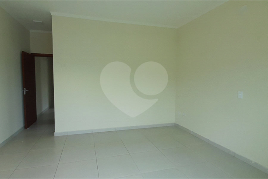 Sobrado à venda com 3 quartos, sendo 1 suíte, em Laranjeiras, Caieiras, SP