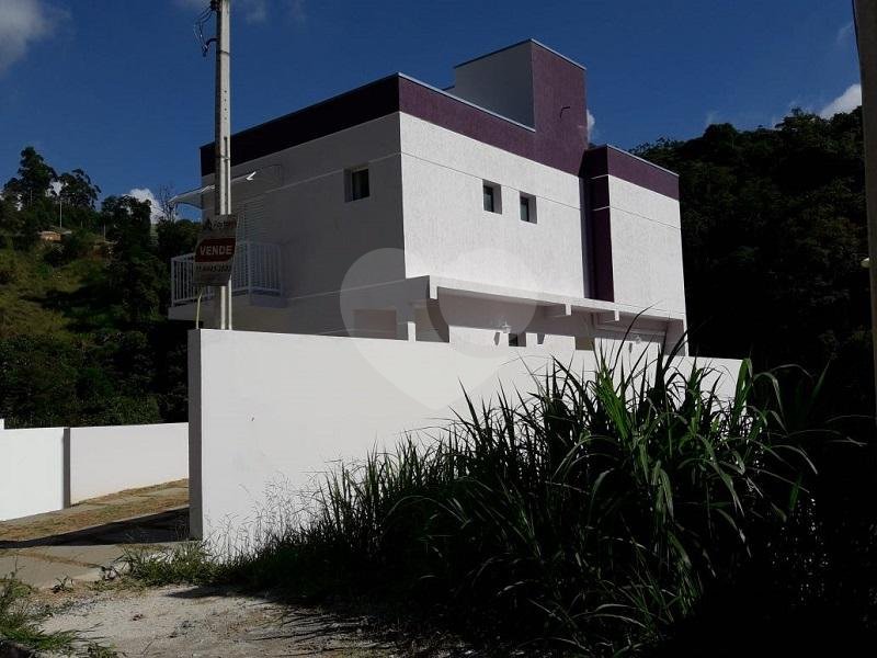 Sobrado à venda com 3 quartos, sendo 1 suíte, em Villa Verde, Franco da Rocha, SP