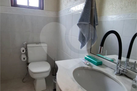 Sobrado à venda com 3 quartos, sendo 1 suíte, em Vila Constança, São Paulo, SP