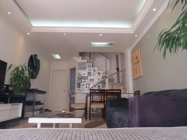 Casa à venda com 3 quartos, sendo 1 suíte,  no condomínio Taquaral Village, São Paulo - SP