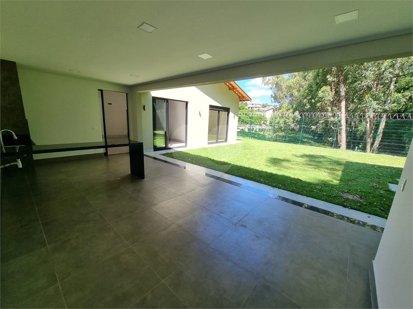 Casa à venda com 3 suítes no condomínio Terras de Santa Teresa, Itupeva - SP