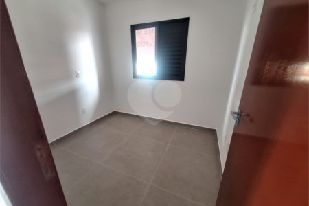Casa à venda com 2 quartos no condomínio Ângelo Calandrino, São Paulo - SP