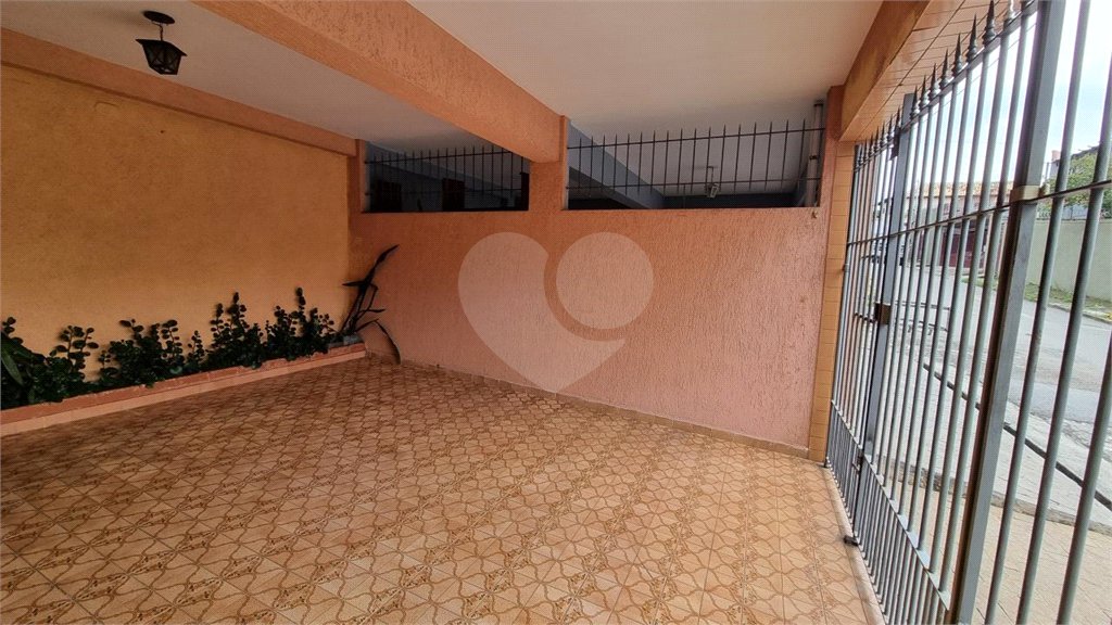 Casa à venda com 3 quartos em Cidade dos Bandeirantes, São Paulo, SP