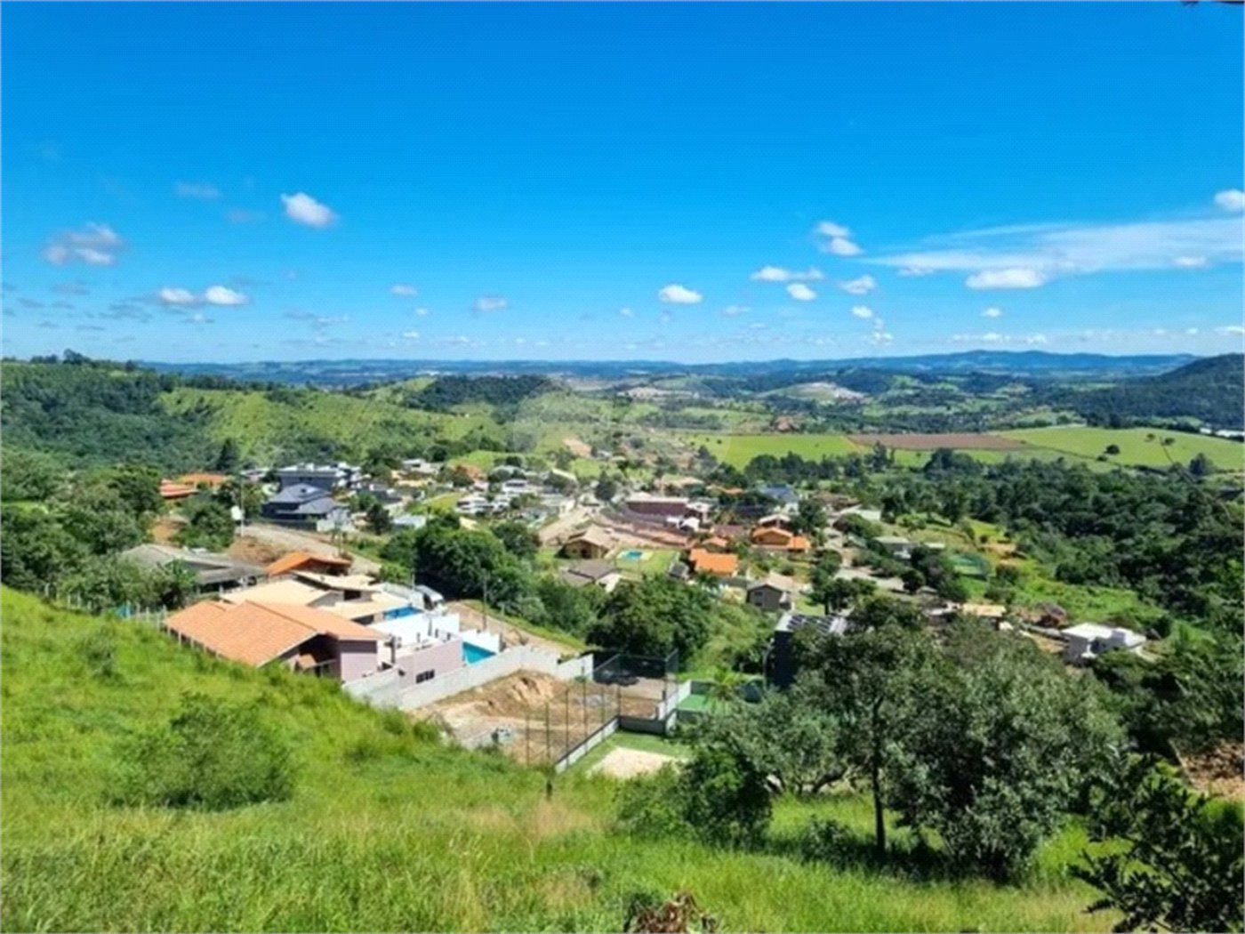 Terreno a venda no Loteamento Village de Atibaia-SP