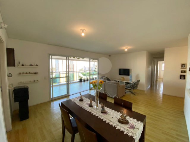 Apartamento à venda com 3 suítes em Chácara Santo Antônio, São Paulo, SP