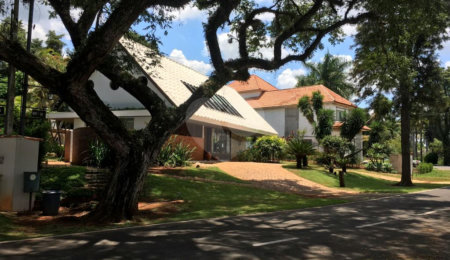 Casa à venda com 3 quartos, sendo 1 suíte,  no condomínio Lago Azul, Araçoiaba da Serra - SP