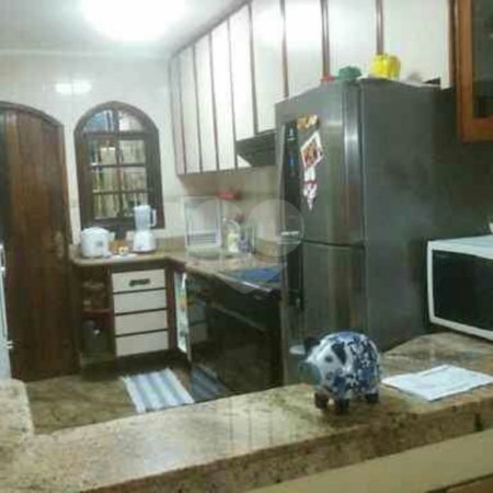 Sobrado à venda com 4 quartos, sendo 3 suítes,  em Jardim Brasil (zona Norte), São Paulo, SP