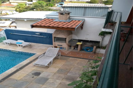 Casa à venda com 5 suítes em Vila Pirajussara, São Paulo, SP