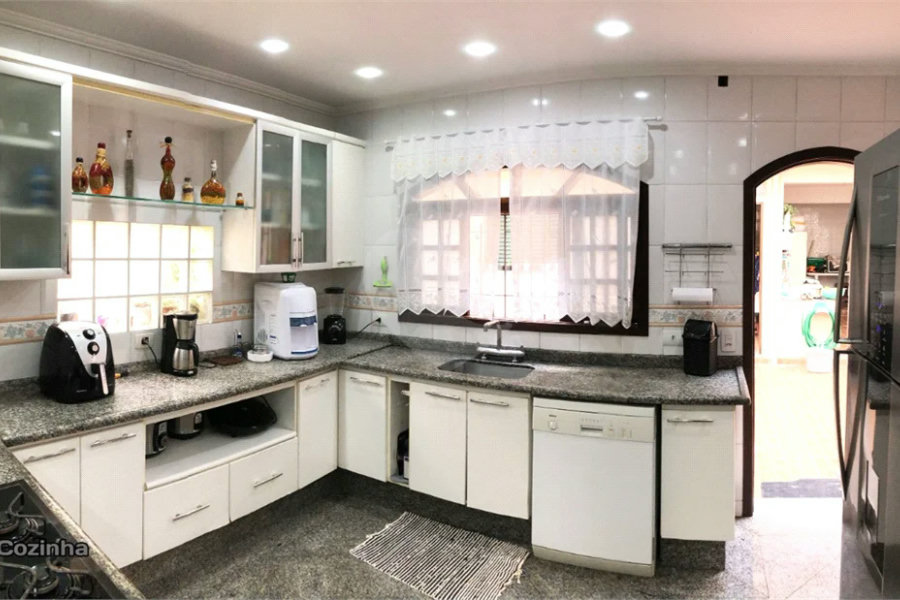 Sobrado à venda com 4 suítes em Tremembé, São Paulo, SP