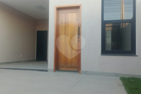 Casa à venda com 3 quartos, sendo 1 suíte,  em Balneário São João Batista 3, Peruíbe, SP