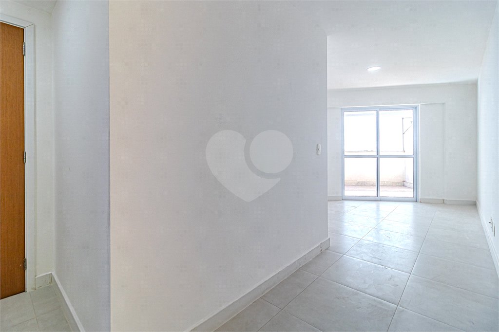 Apartamento à venda com 3 quartos, sendo 1 suíte, em Lagoa, Rio de Janeiro, RJ