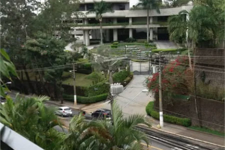 Apartamento à venda com 3 quartos, sendo 1 suíte, em Morumbi, São Paulo, SP