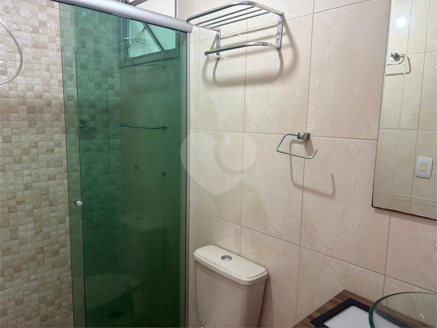 Apartamento à venda com 2 quartos, sendo 1 suíte,  em Vila Galvão, Guarulhos, SP