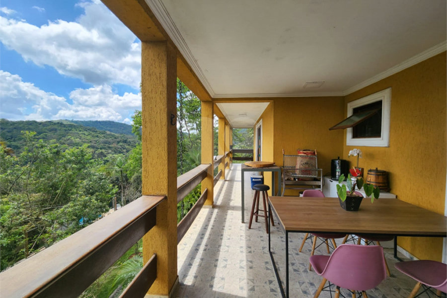 Casa à venda com 5 suítes no condomínio Suíça da Cantareira, Mairiporã - SP