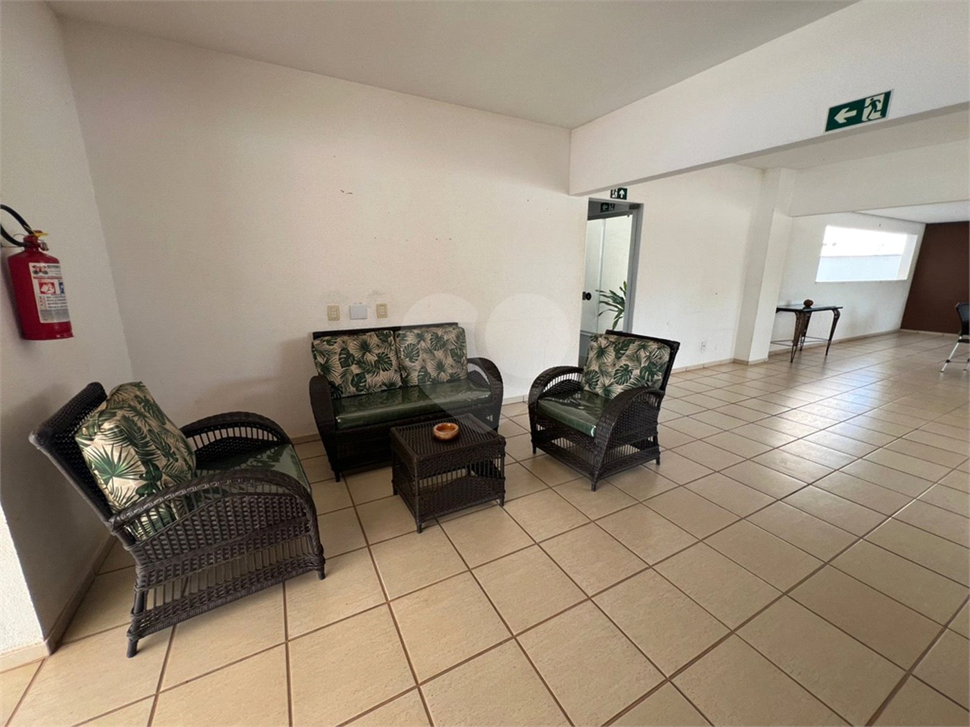 Apartamento à venda com 2 quartos, sendo 1 suíte, em Araés, Cuiabá, MT