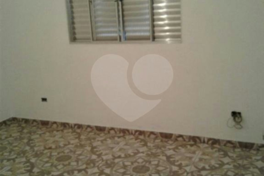 Sobrado à venda com 4 quartos, sendo 2 suítes,  em Tremembé, São Paulo, SP
