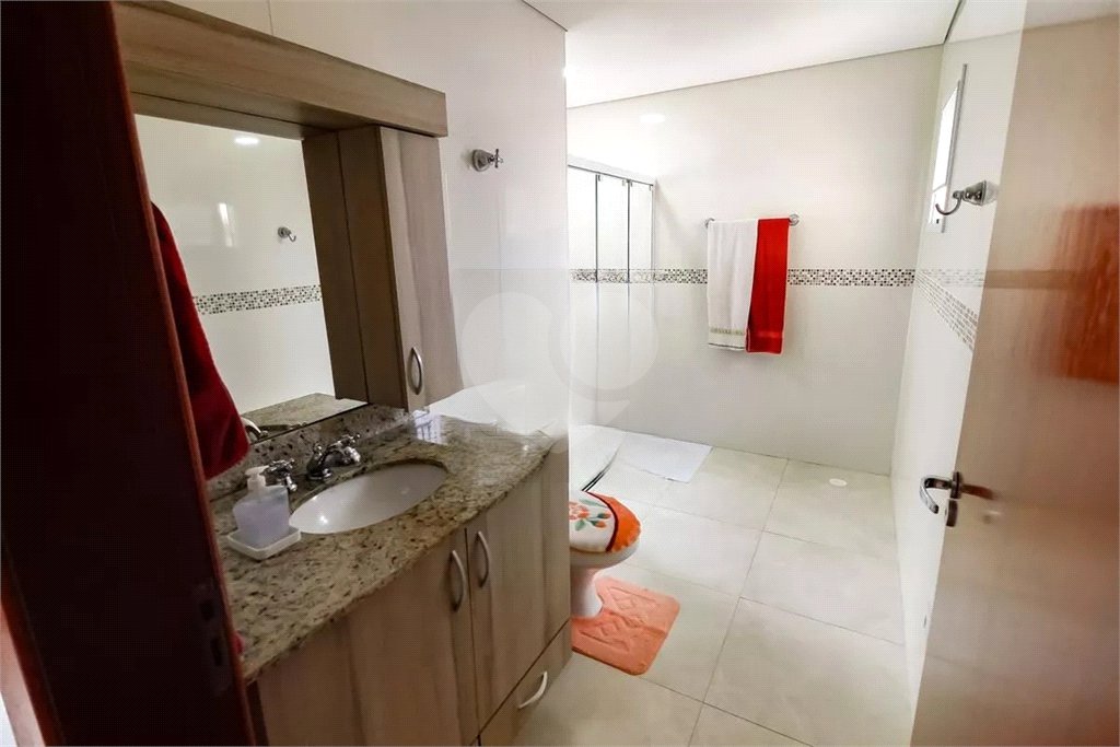 Sobrado à venda com 4 quartos, sendo 1 suíte,  em Vila Sônia, São Paulo, SP