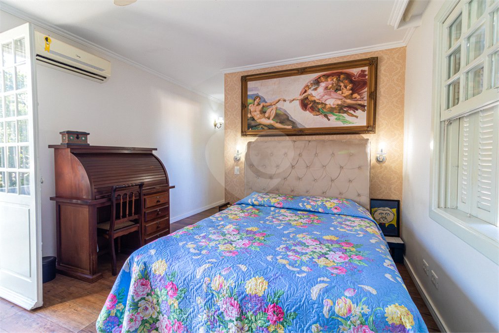 Sobrado à venda com 5 quartos, sendo 2 suítes, em Alto da Boa Vista, São Paulo, SP