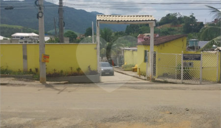 Casa à venda com 4 quartos, sendo 1 suíte, no condomínio Gramado do Mendanha, Rio de Janeiro - RJ