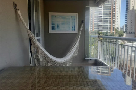 Apartamento à venda com 3 quartos, sendo 1 suíte,  em Vila Andrade, São Paulo, SP