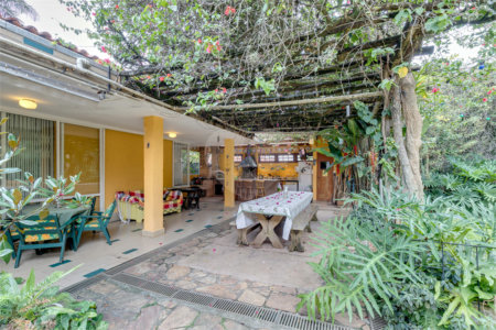Casa Térrea à venda ou para alugar com 5 quartos, sendo 2 suítes,  em Jardim Prudência, São Paulo, SP
