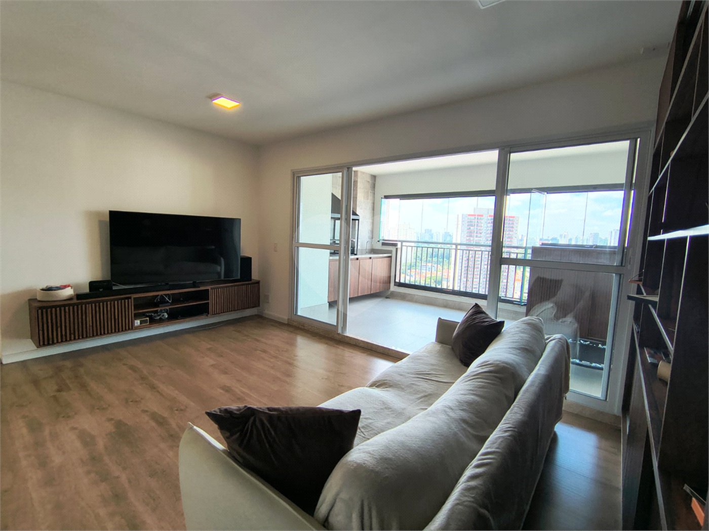 Apartamento à venda com 2 quartos, sendo 1 suíte,  em Jardim Caravelas, São Paulo, SP