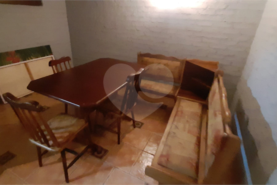 Sobrado à venda com 4 quartos, sendo 3 suítes, em Serra da Cantareira, Mairiporã, SP