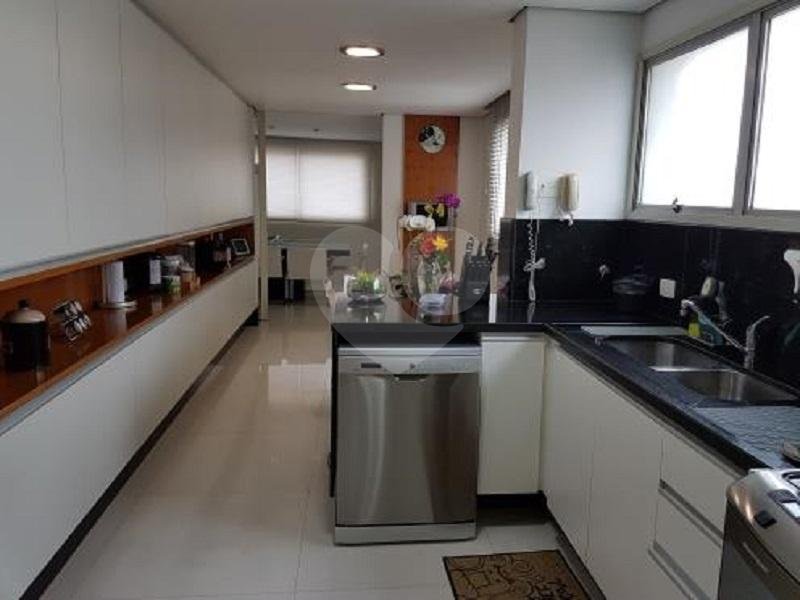 Apartamento à venda com 4 quartos, sendo 3 suítes,  em Campo Belo, São Paulo, SP