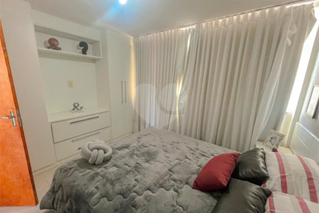 Casa à venda com 4 quartos, sendo 1 suíte, no condomínio Imperial Santa Cruz, Rio de Janeiro - RJ