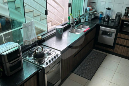 Casa à venda com 2 suítes no condomínio Residencial, Mogi das Cruzes - SP