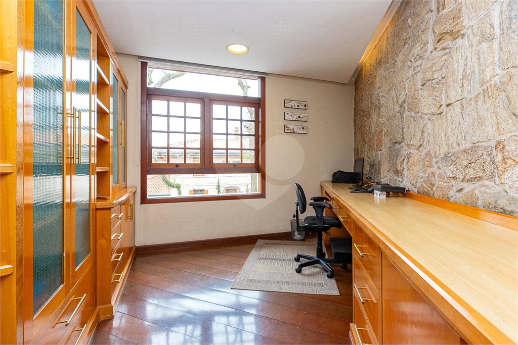 Casa à venda com 5 quartos, sendo 3 suítes,  no condomínio Residencial Morumbi, São Paulo - SP