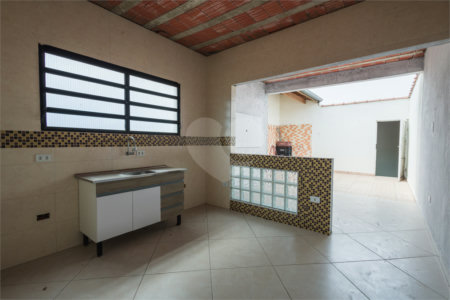 Casa à venda com 3 quartos, sendo 2 suítes, em Jardim Santa Cecília, Guarulhos, SP