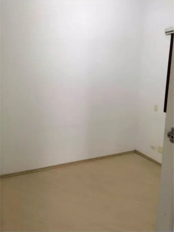 Apartamento à venda com 1 quarto em Vila Suzana, São Paulo, SP