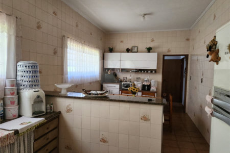 Sobrado à venda com 3 quartos, sendo 1 suíte, em Jardim Floridiana (vila Xavier), Araraquara, SP
