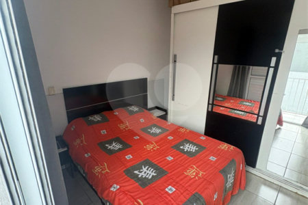 Casa à venda com 2 quartos no condomínio Carvalho Lagares, Poá - SP