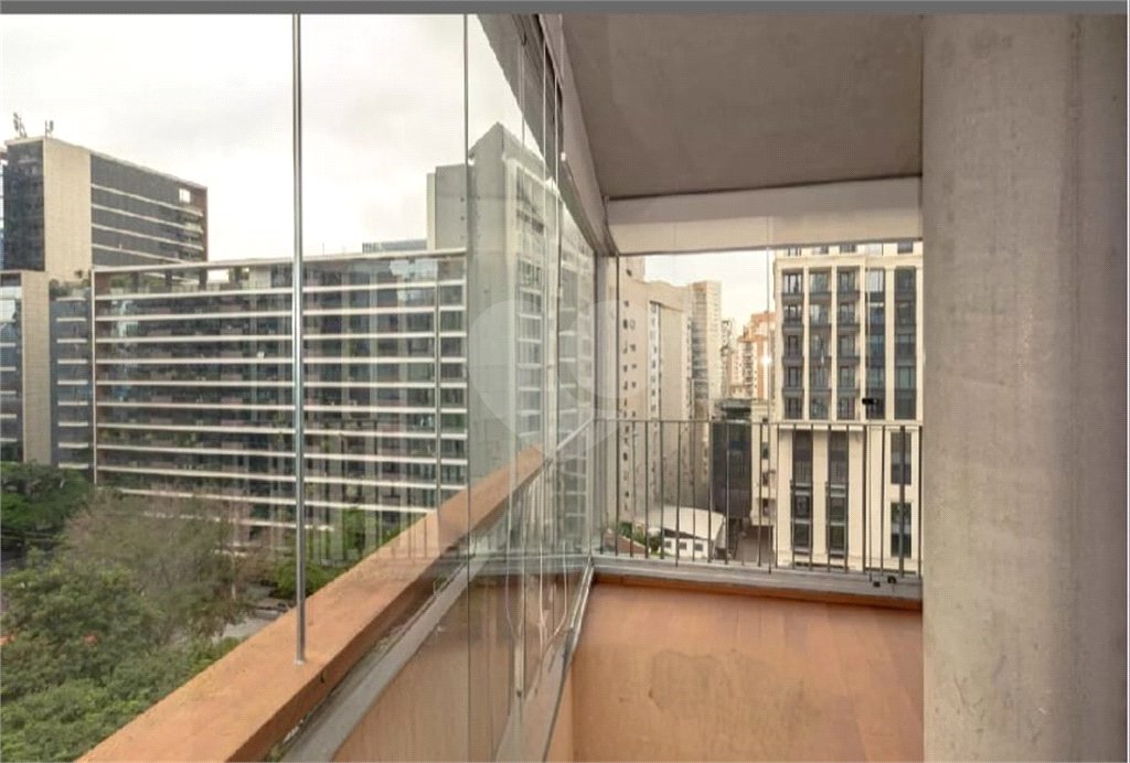 Apartamento à venda com 2 suítes em Vila Nova Conceição, São Paulo, SP