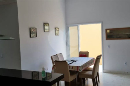 Casa à venda ou para alugar com 4 quartos, sendo 1 suíte, no condomínio Mirante dos Ipês, Salto - SP