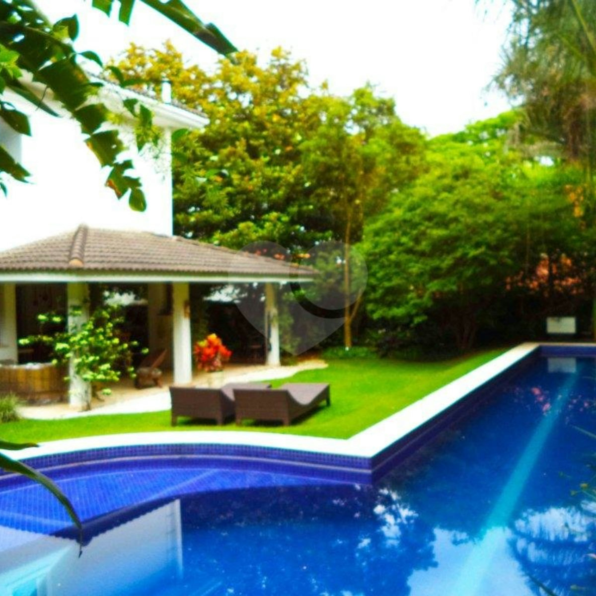 Casa à venda com 4 quartos, sendo 2 suítes, no condomínio Residencial Morumbi, São Paulo - SP