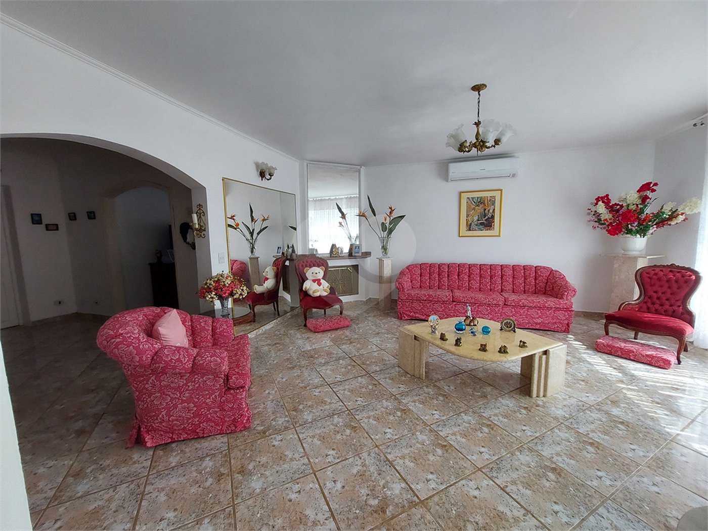 Casa à venda com 4 quartos, sendo 3 suítes, no condomínio São Joaquim, Vinhedo - SP