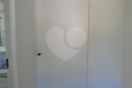 Apartamento à venda com 3 quartos, sendo 1 suíte, em Vila Oliveira, Mogi das Cruzes, SP