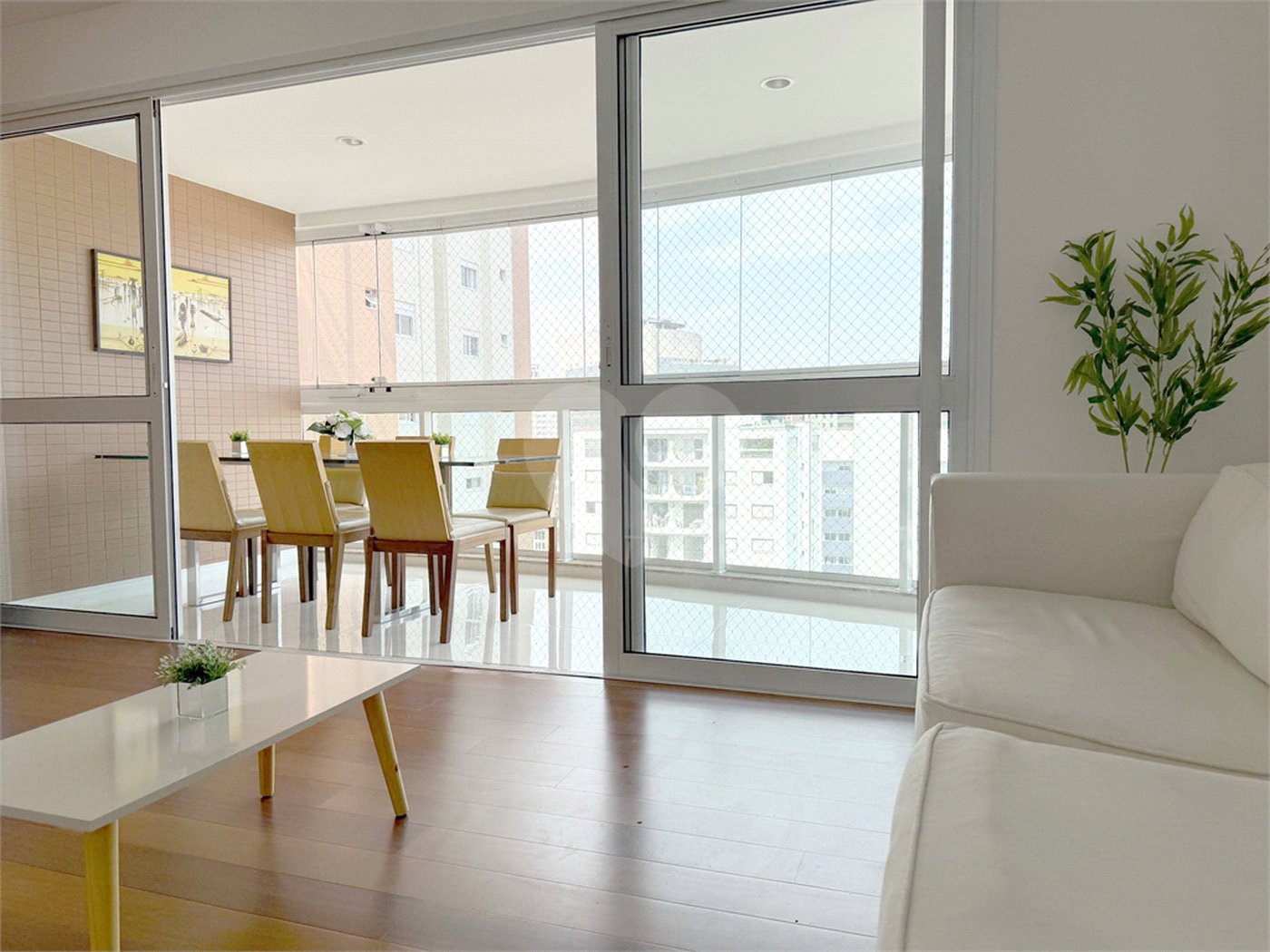 Apartamento para alugar com 3 quartos, sendo 1 suíte, em Vila Olímpia, São Paulo, SP