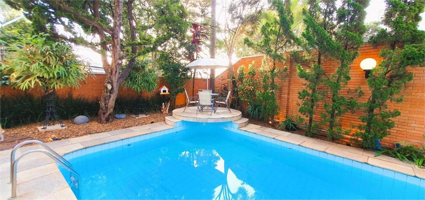 Casa à venda com 5 suítes em Jardim Leonor, São Paulo, SP