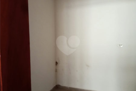 Casa à venda com 3 quartos, sendo 1 suíte, em Vila Nivi, São Paulo, SP