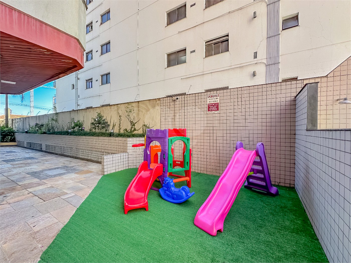 Apartamento à venda com 3 quartos, sendo 1 suíte, em Vila Carrão, São Paulo, SP