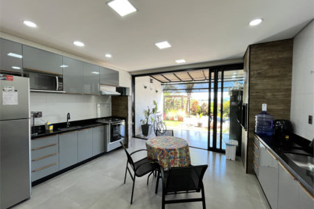 Casa à venda com 3 suítes no condomínio Village Ipanema 1, Araçoiaba da Serra - SP